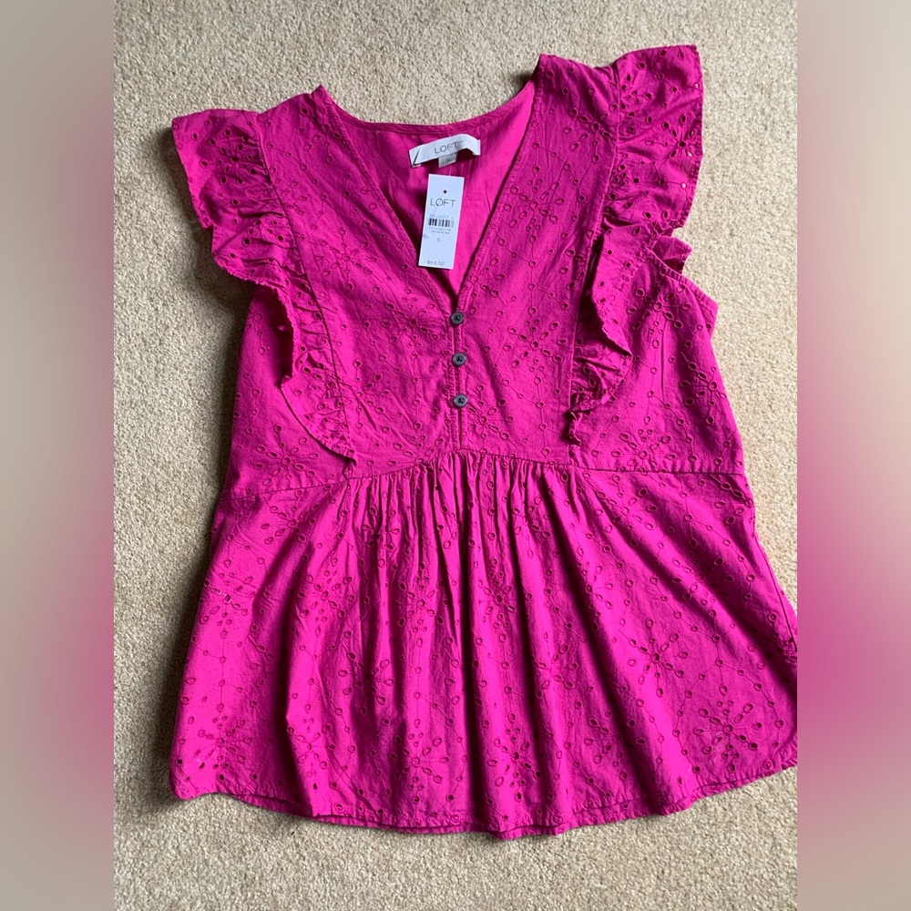 Ladies Loft Eyelet Ruffle Flutter Sleeve Top - Fuchsia Pink. Size S. $18
